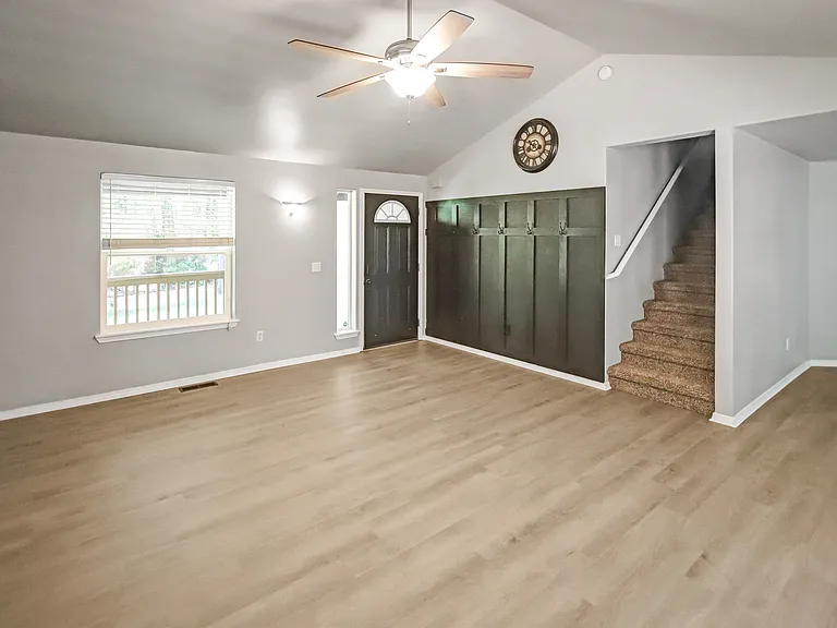22335 Glenview Ct SE — Photo 5