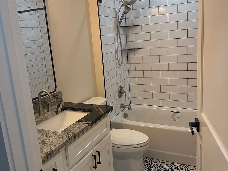 925 24th Ave N #1/2 — Photo 11