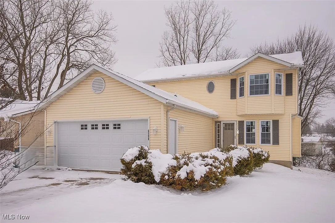 6598 Richmond Rd photo 1