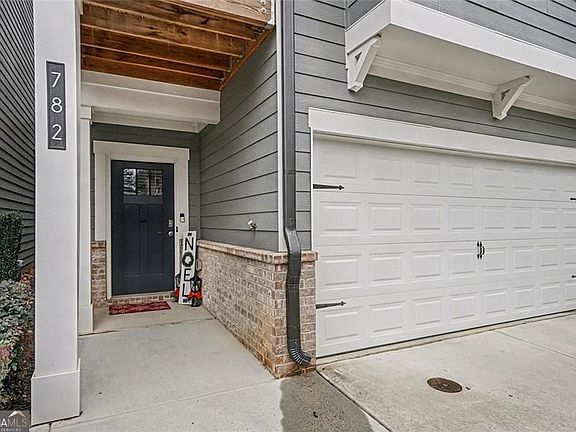 4th image of 782 Belrose Dr