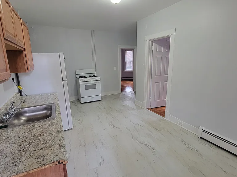 119 Sisson Ave #1S — Photo 9