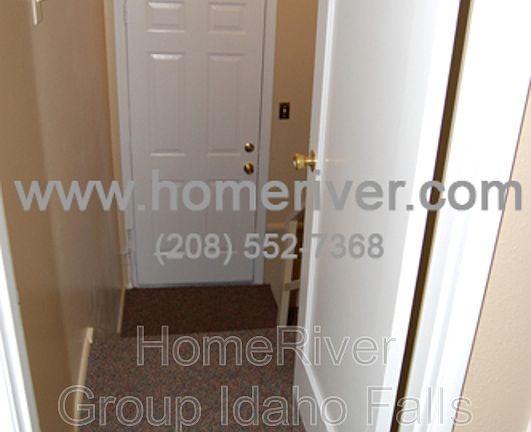 3rd image of 612 Tendoy Dr