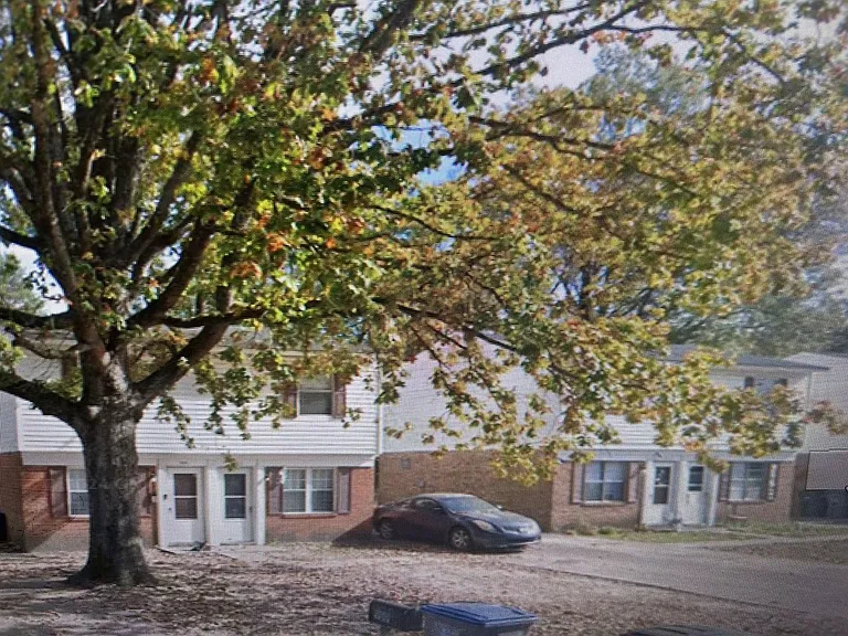 909 Belvedere St — Photo 1