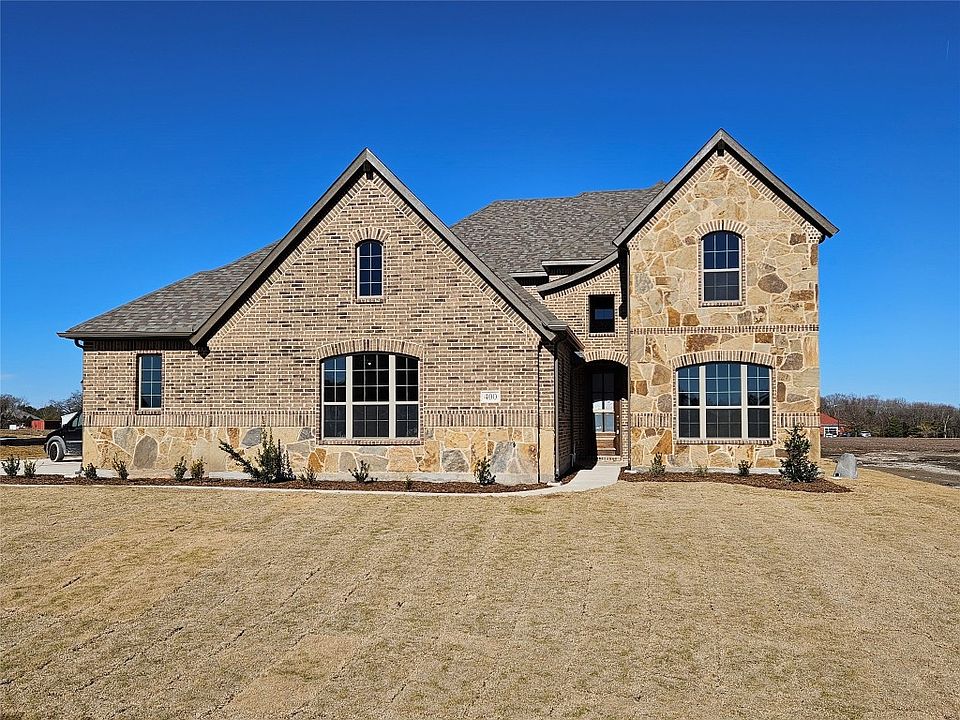 1st image of 400 Magnolia Ct