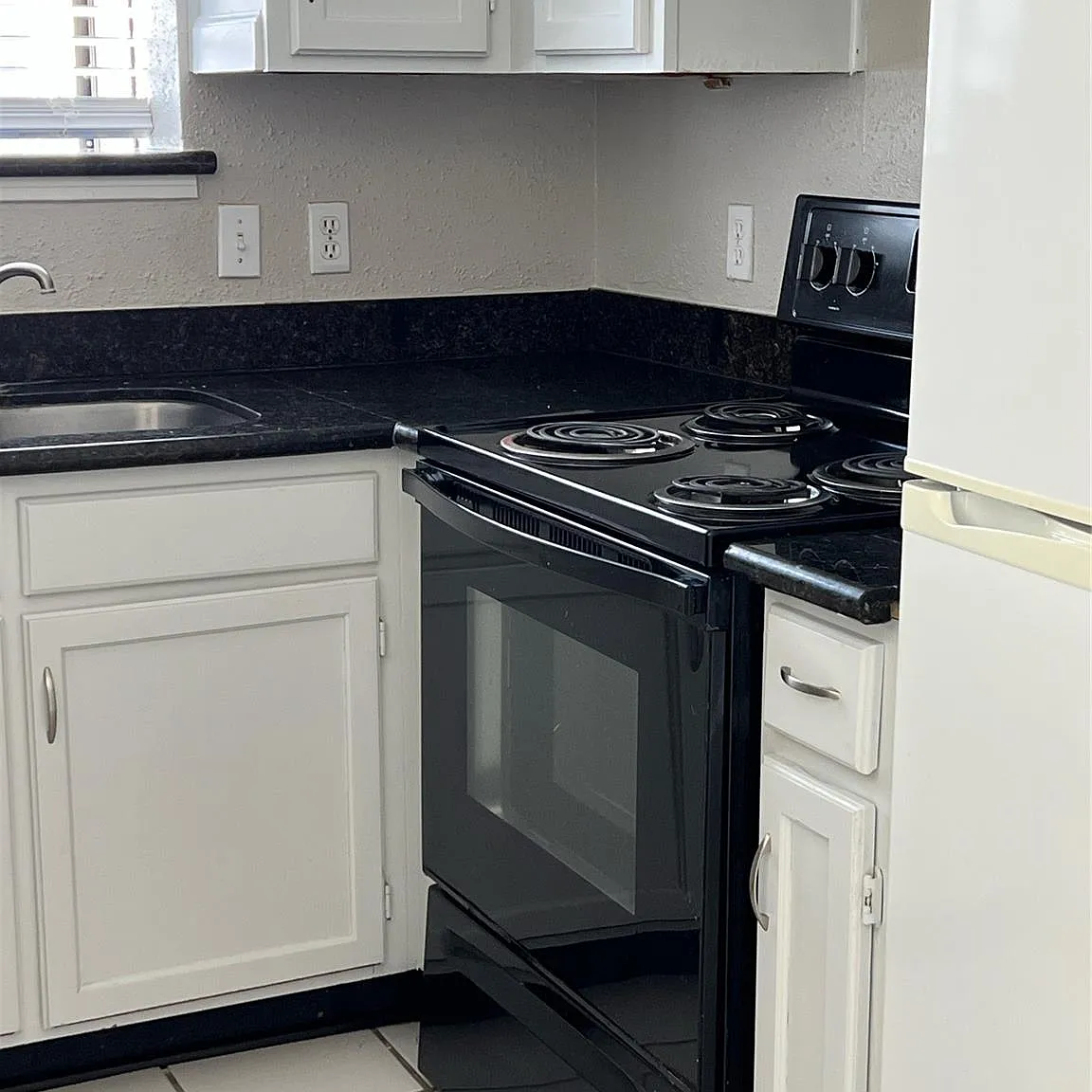 2 bed, 1.5 bath, 1104 sqft, $1,450 — Photo 3