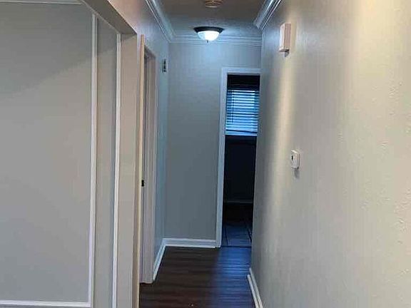 5th image of 736 NW James Cir