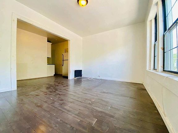 2nd image of 1876A Fulton St #1