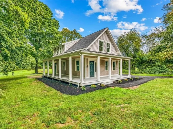 145 Plymouth St, Carver, MA 02330