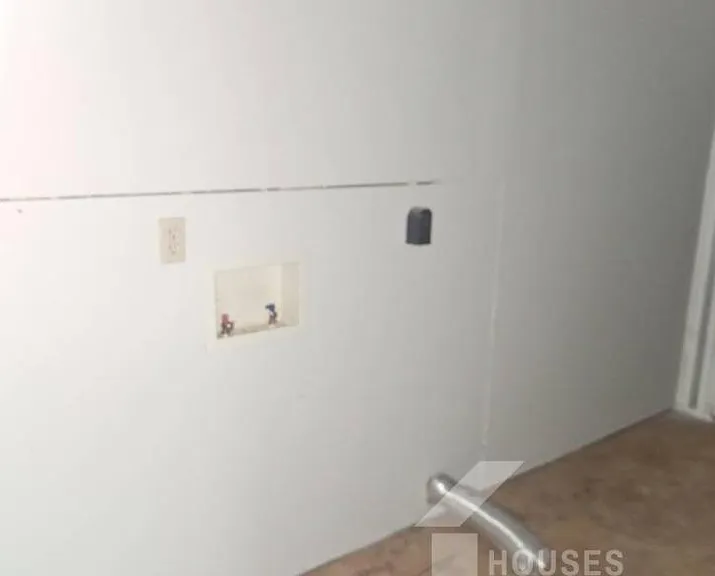 130 Ashdown Dr — Photo 13
