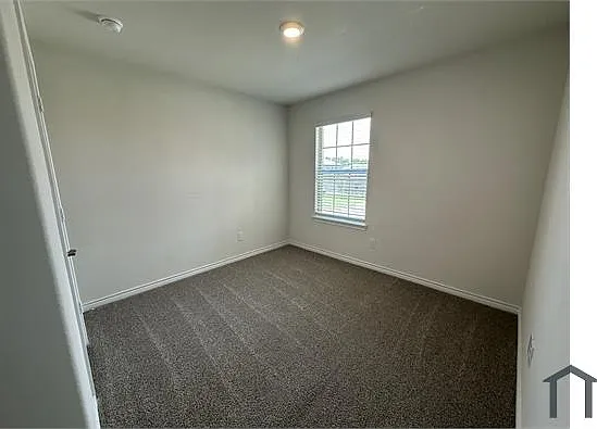 4 bed, 2192 sqft, $3,500 — Photo 4