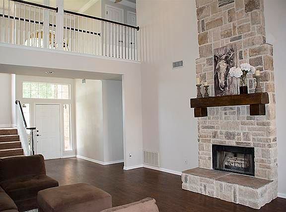 4th image of 219 San Jacinto Ct