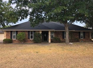 870 Hilltop Rd, Midlothian, TX 76065