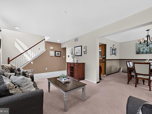 4th image of 1 Woodleigh Ct