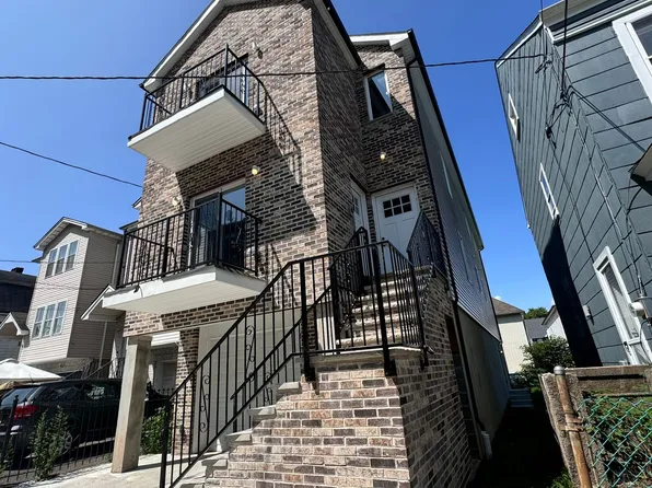 627 S 18th St, Newark, NJ 07103