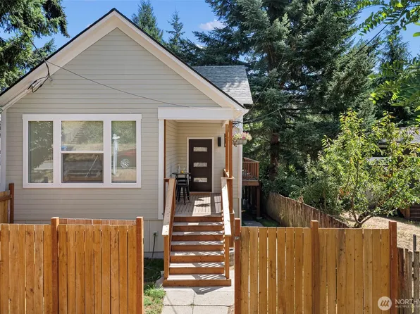 210 S Cambrian Avenue, Bremerton, WA 98312