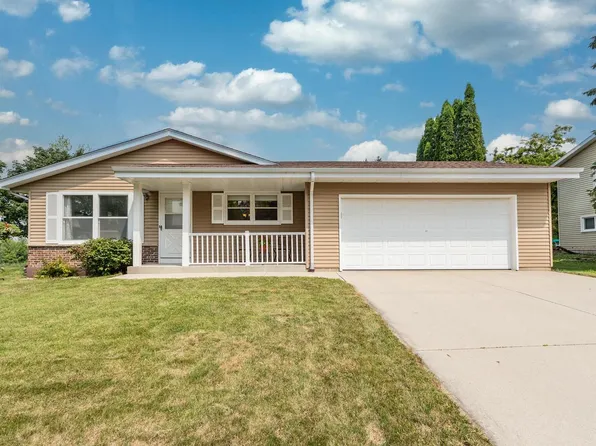 568 West Beutel ROAD, Port Washington, WI 53074