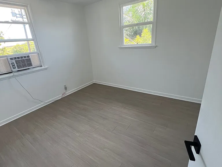 1119 N Hayworth Ave #9 — Photo 9