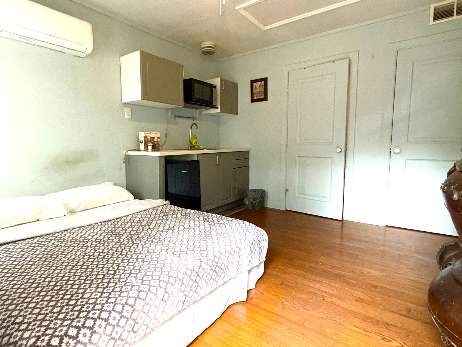 1 bed, 250 sqft, $1,200 — Photo 3
