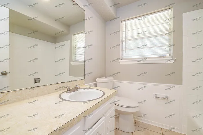 5300 Creekwood Ter — Photo 9