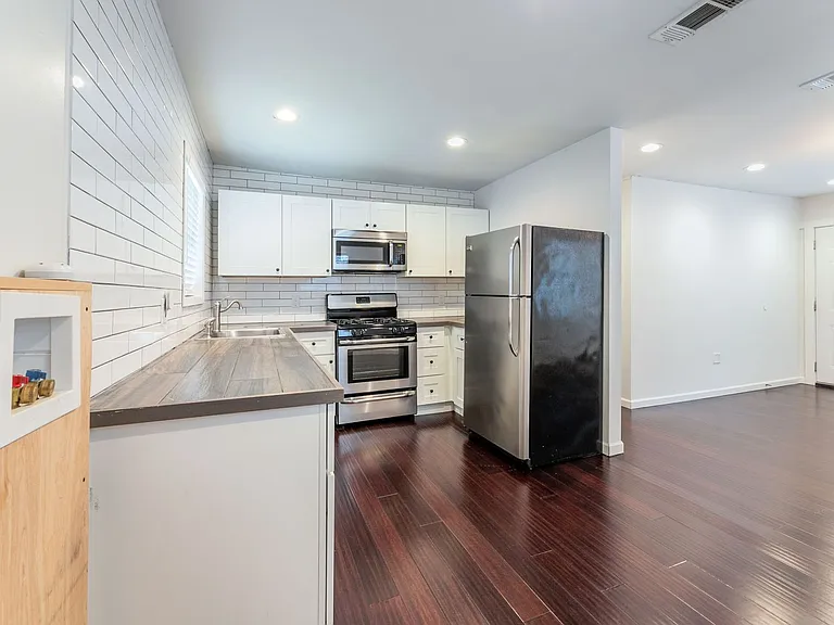 1717 Bunche Rd — Photo 5