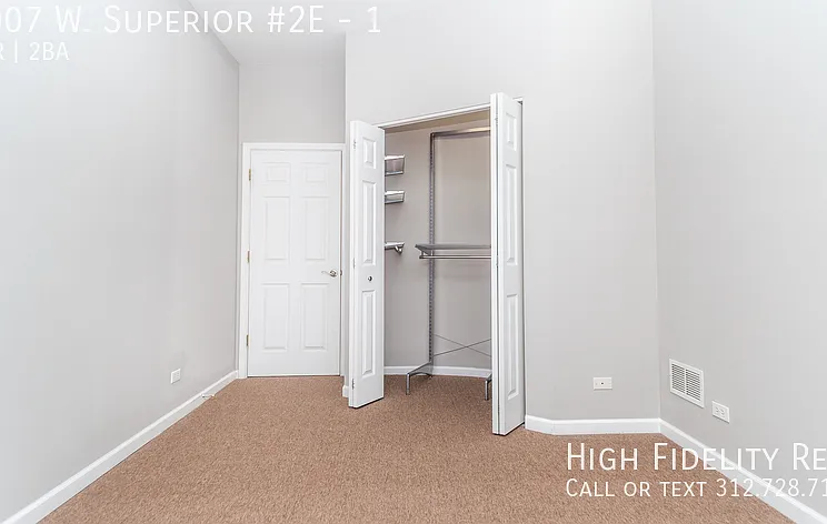 2007 W Superior St #2E-1 — Photo 5