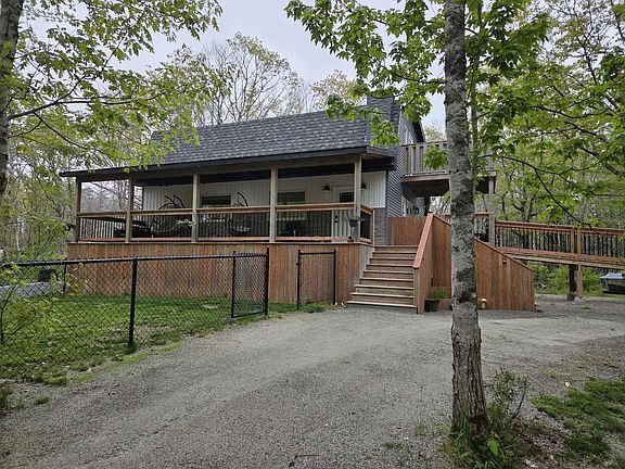 2nd image of 67 Oak Ln