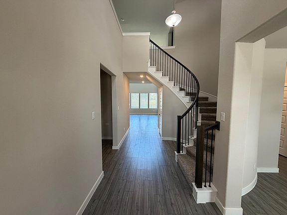 4th image of 5814 Wayne Way