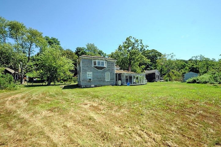 2nd image of 182 Shore Rd