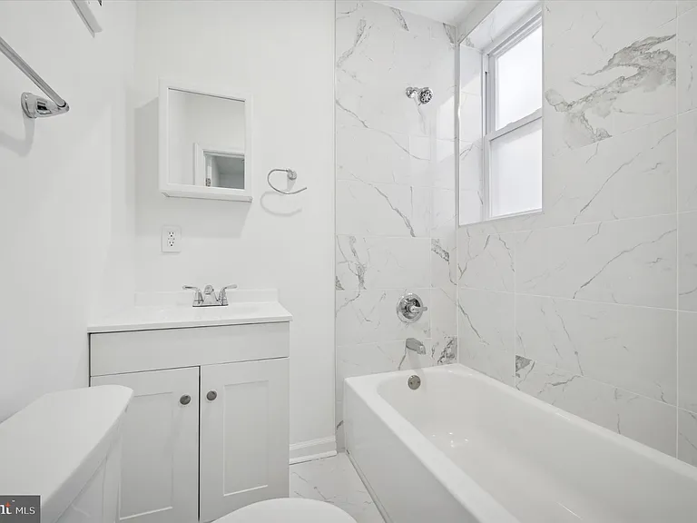 1418 W Erie Ave #2 — Photo 6
