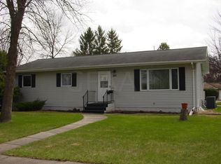 1115 20th St NW, East Grand Forks, MN 56721