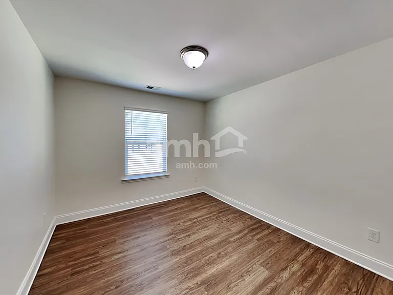 124 Cobblestone Dr — Photo 15