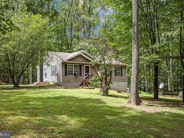 51 Excalibur Dr, Hedgesville, WV 25427