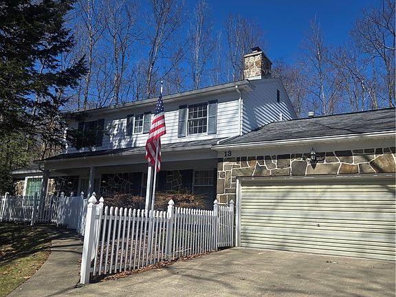 3rd image of 13 Knollbrook Ln E