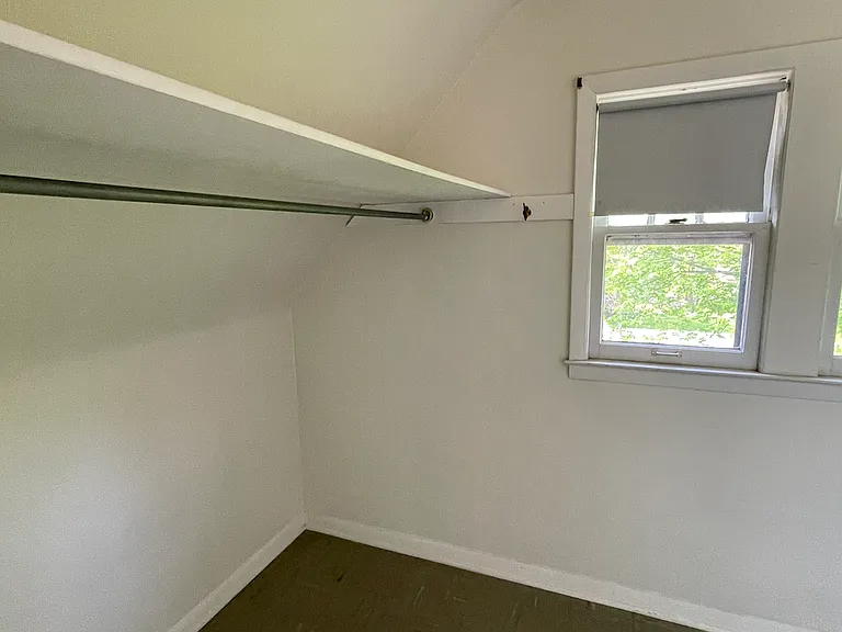 WALK-IN CLOSET - UNSTAGED