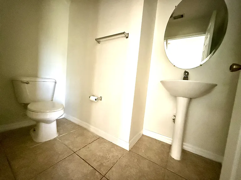 2525 Oleander Lakes Dr — Photo 10