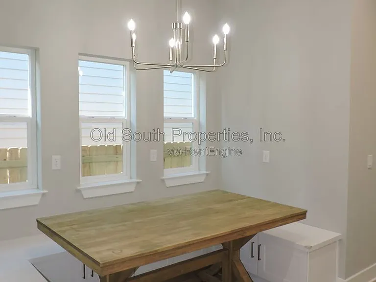 706 N F St #A — Photo 5