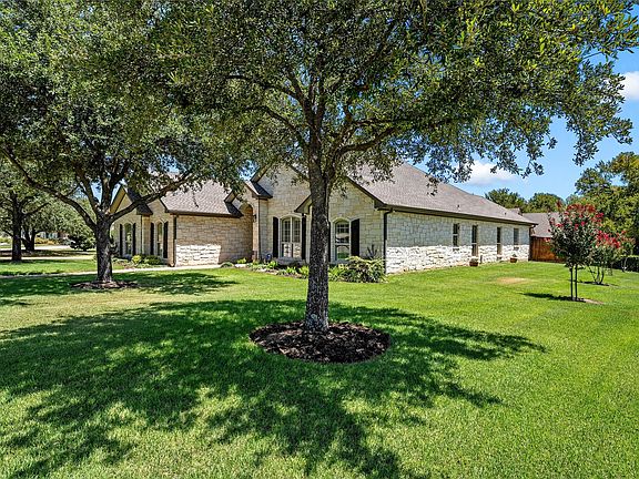 3rd image of 101 Morningview Cir