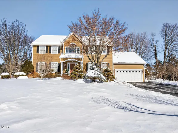 5 Cephalonia Drive, Niskayuna, NY 12309