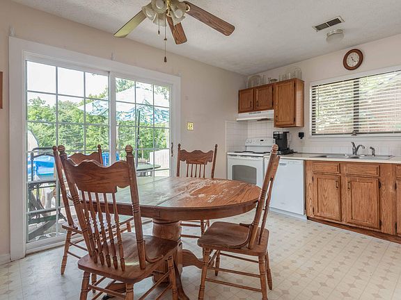 5th image of 3473 Featheridge Dr