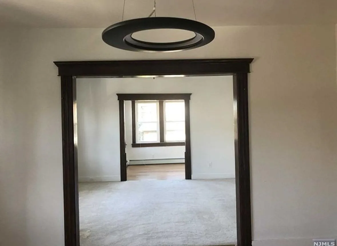 3 bed, 1.0 bath, $6,000 — Photo 4