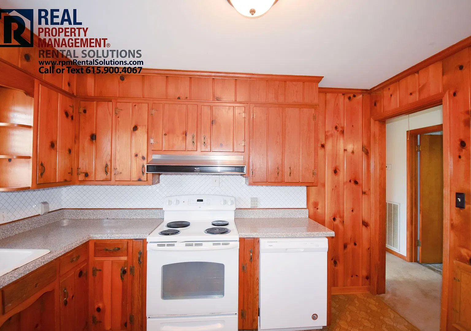 Great corner lot home in Auburntown! Garage and storage shed! — Photo 4