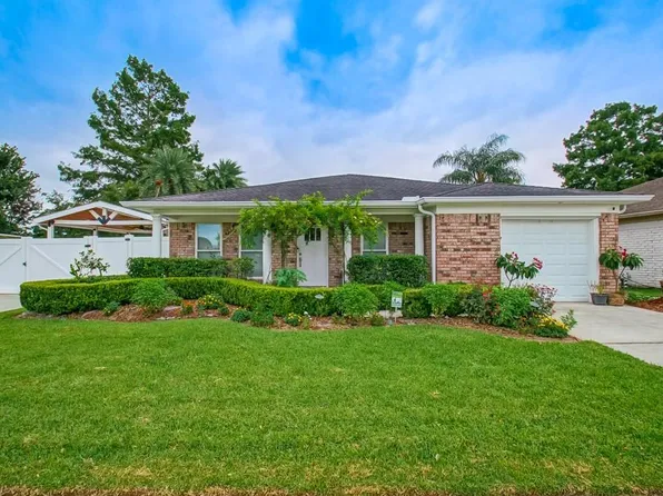 925 Mystic Ave, Terrytown, LA 70056