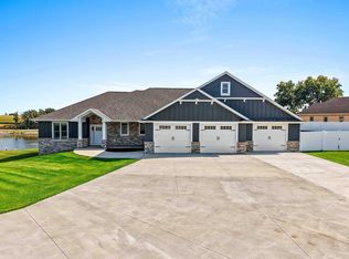 167 Fox Shores Dr, De Pere, WI 54115