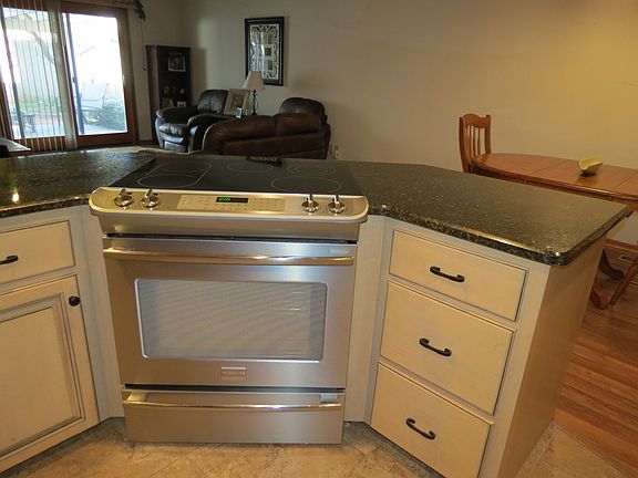 3rd image of 3725 Windswest Ct