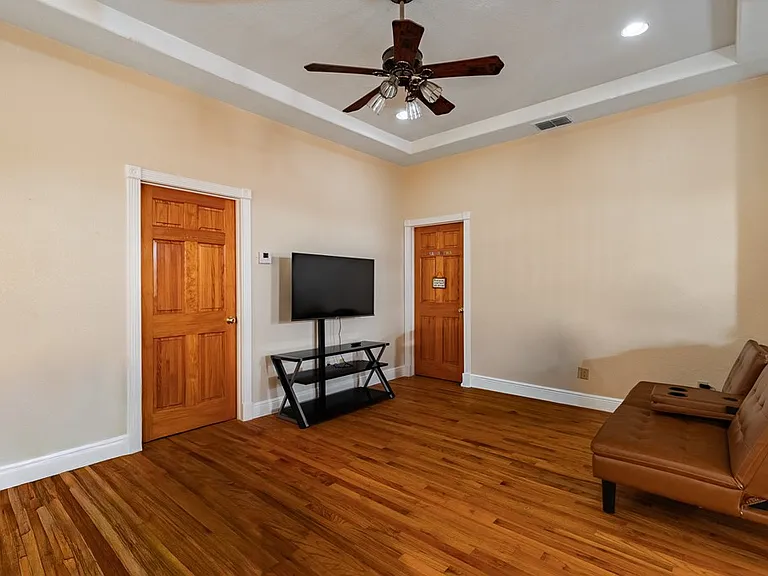 2201 Zacatecas Dr — Photo 39
