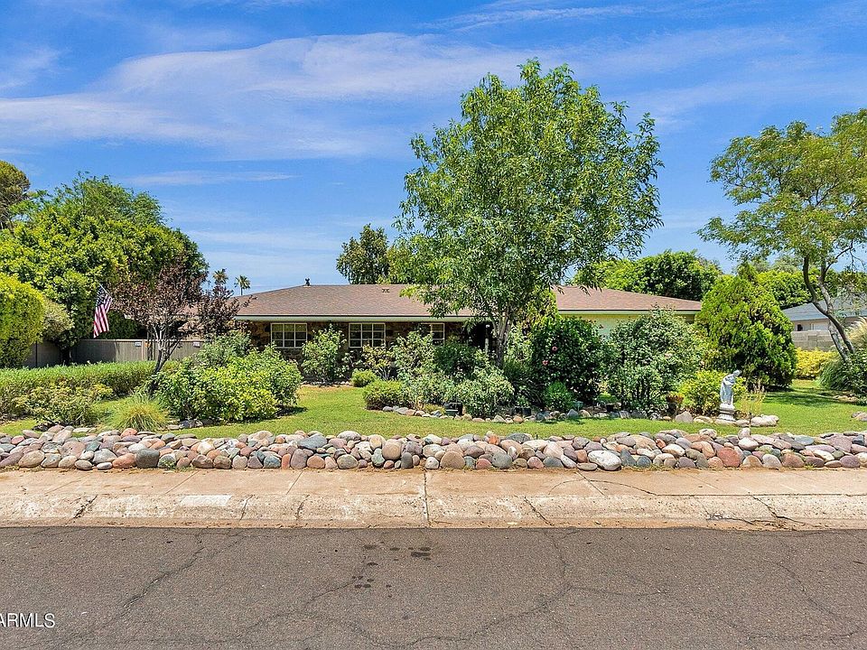 1st image of 3016 E Mariposa St