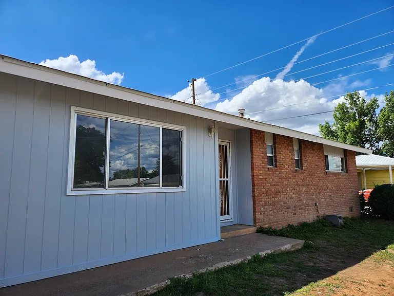 763 Birch Dr — Photo 2