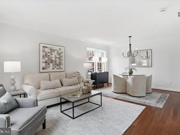 1306 Chetworth Ct, Alexandria, VA 22314