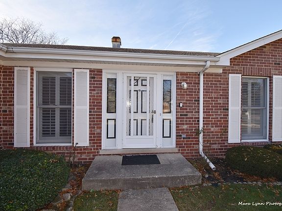 4th image of 1042 N Carlyle Ln
