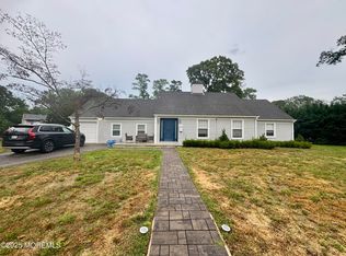 11 Bauer Ave, Oakhurst, NJ 07755